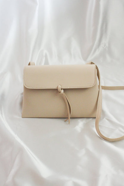 Cairn Crossbody Bag in Cream